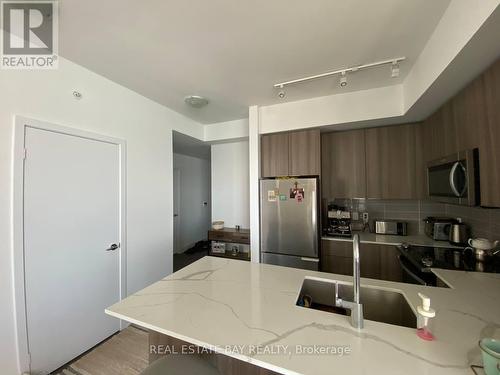 2816 - 30 Shore Breeze Drive, Toronto, ON - Indoor Photo Showing Kitchen With Double Sink With Upgraded Kitchen