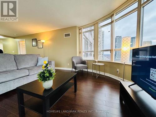 2220 - 3888 Duke Of York Boulevard, Mississauga (City Centre), ON - Indoor Photo Showing Living Room