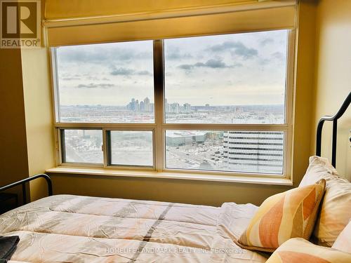 2220 - 3888 Duke Of York Boulevard, Mississauga (City Centre), ON - Indoor Photo Showing Bedroom