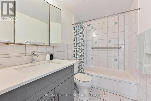 711 - 370 Dixon Road E, Toronto, ON - Indoor Photo Showing Bathroom