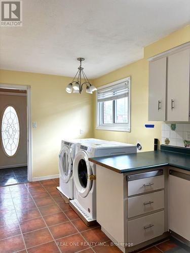 Upper - 3406 Ellengale Drive, Mississauga (Erindale), ON - Indoor Photo Showing Laundry Room