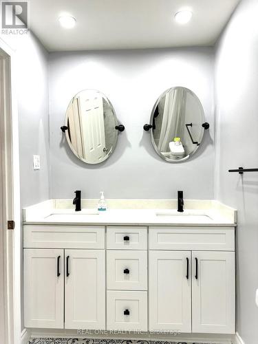 Upper - 3406 Ellengale Drive, Mississauga (Erindale), ON - Indoor Photo Showing Bathroom