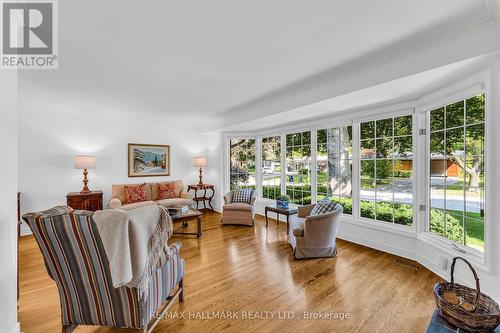 11 Lacewood Crescent, Toronto, ON - Indoor Photo Showing Living Room