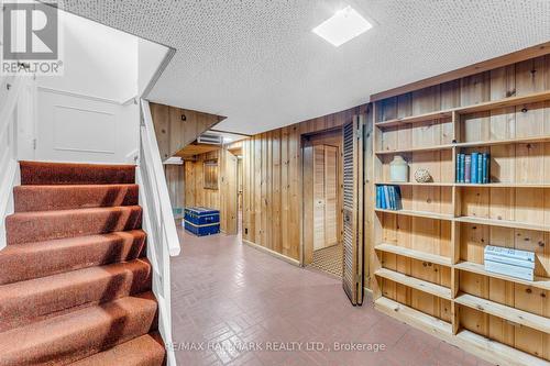 11 Lacewood Crescent, Toronto, ON - Indoor