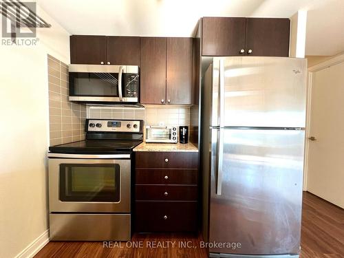 2706 - 151 Village Green Square, Toronto (Agincourt South-Malvern West), ON - Indoor Photo Showing Kitchen With Stainless Steel Kitchen