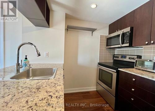 2706 - 151 Village Green Square, Toronto (Agincourt South-Malvern West), ON - Indoor Photo Showing Kitchen