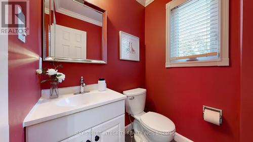 22 Lansbury Court, Vaughan (Crestwood-Springfarm-Yorkhill), ON - Indoor Photo Showing Bathroom