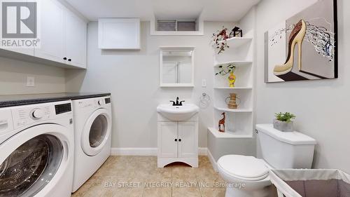 22 Lansbury Court, Vaughan (Crestwood-Springfarm-Yorkhill), ON - Indoor Photo Showing Laundry Room