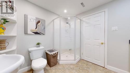 22 Lansbury Court, Vaughan (Crestwood-Springfarm-Yorkhill), ON - Indoor Photo Showing Bathroom