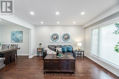 97 Juniper Crescent, Brampton (Northgate), ON - Indoor Photo Showing Living Room