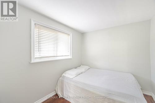 97 Juniper Crescent, Brampton, ON - Indoor Photo Showing Bedroom