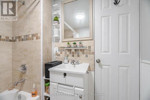 97 Juniper Crescent, Brampton, ON - Indoor Photo Showing Bathroom