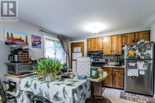 2532 Reid Side Road, Milton (Campbellville), ON - Indoor Photo Showing Kitchen