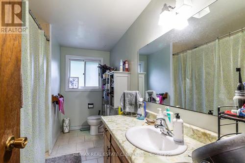 2532 Reid Side Road, Milton (Campbellville), ON - Indoor Photo Showing Bathroom