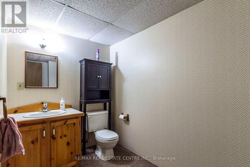 2532 Reid Side Road, Milton (Campbellville), ON - Indoor Photo Showing Bathroom