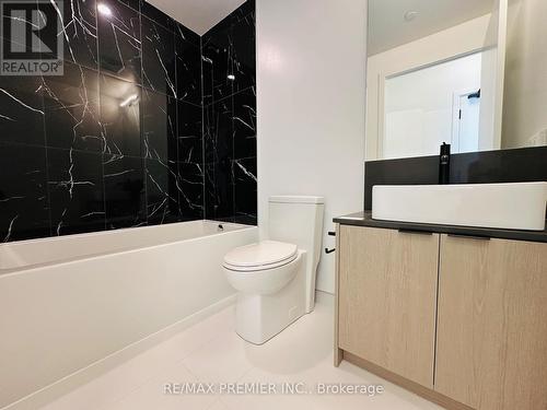 1002 - 1285 Dupont Street, Toronto (Dovercourt-Wallace Emerson-Junction), ON - Indoor Photo Showing Bathroom