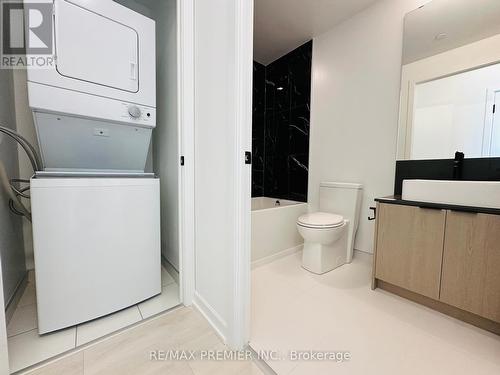 1002 - 1285 Dupont Street, Toronto (Dovercourt-Wallace Emerson-Junction), ON - Indoor Photo Showing Laundry Room