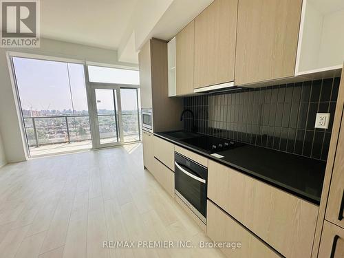 1002 - 1285 Dupont Street, Toronto (Dovercourt-Wallace Emerson-Junction), ON - Indoor Photo Showing Kitchen