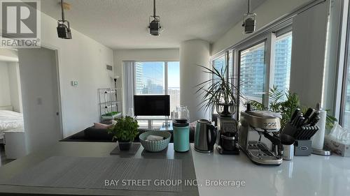 3302 - 100 Harbour Street, Toronto (Waterfront Communities), ON - Indoor Photo Showing Other Room