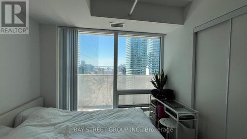 3302 - 100 Harbour Street, Toronto (Waterfront Communities), ON - Indoor Photo Showing Bedroom