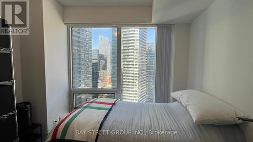 3302 - 100 Harbour Street, Toronto (Waterfront Communities), ON - Indoor Photo Showing Bedroom