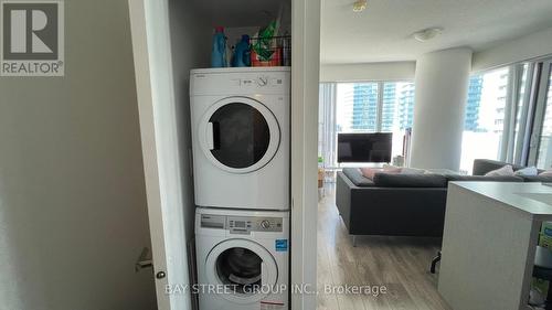 3302 - 100 Harbour Street, Toronto (Waterfront Communities), ON - Indoor Photo Showing Laundry Room