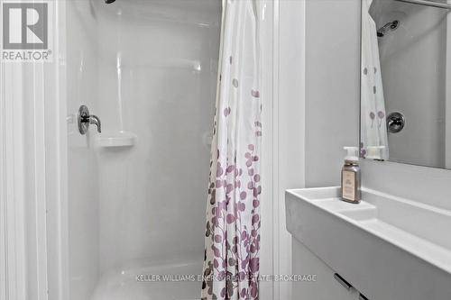 536 - 1900 Simcoe Street N, Oshawa (Samac), ON - Indoor Photo Showing Bathroom