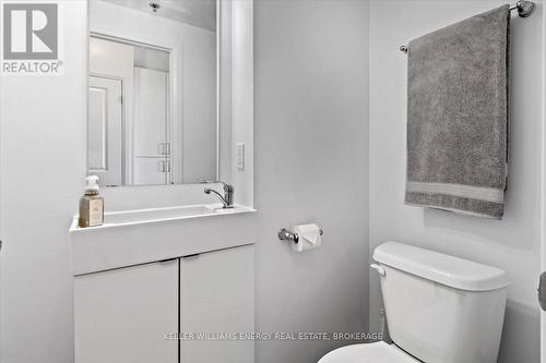 536 - 1900 Simcoe Street N, Oshawa (Samac), ON - Indoor Photo Showing Bathroom