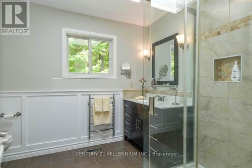 19007 Mountainview Road, Caledon, ON - Indoor Photo Showing Bathroom