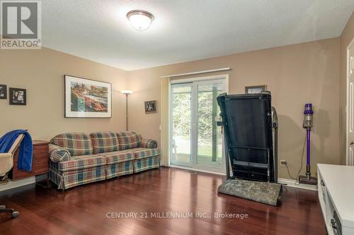 19007 Mountainview Road, Caledon, ON - Indoor Photo Showing Living Room