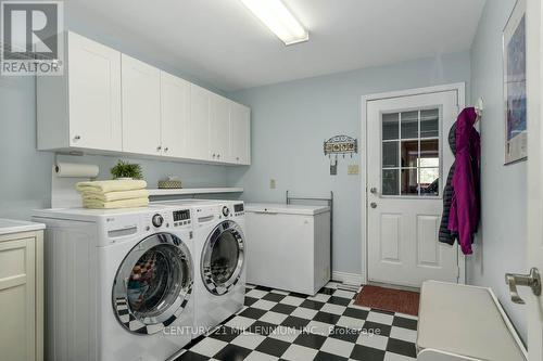 19007 Mountainview Road, Caledon, ON - Indoor Photo Showing Laundry Room