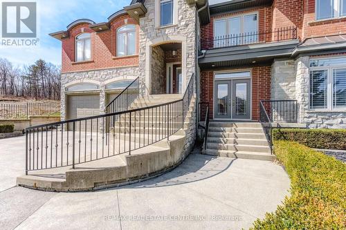 4072 Highland Park Drive, Lincoln, ON - Outdoor With Balcony With Facade