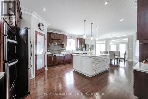 4072 Highland Park Drive, Lincoln, ON - Indoor Photo Showing Kitchen With Upgraded Kitchen