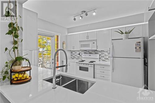 201 Aquilo Crescent, Ottawa, ON - Indoor Photo Showing Kitchen With Double Sink