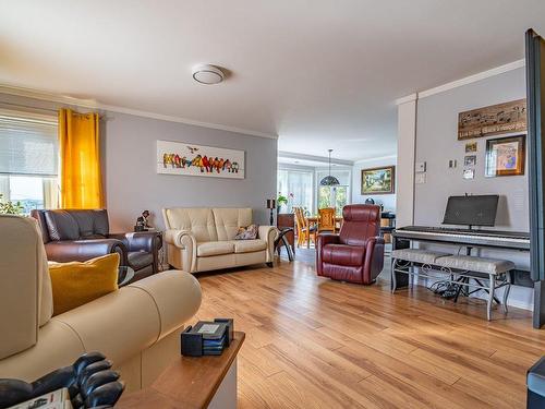 Living room - 99 Rue Ratté, Val-Des-Sources, QC - Indoor Photo Showing Living Room