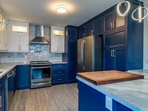 Kitchen - 99 Rue Ratté, Val-Des-Sources, QC - Indoor Photo Showing Kitchen With Upgraded Kitchen