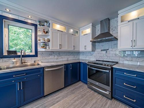 Kitchen - 99 Rue Ratté, Val-Des-Sources, QC - Indoor Photo Showing Kitchen With Double Sink With Upgraded Kitchen