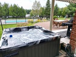 Hot tub - 