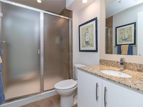 216-1375 Bear Mountain Pkwy, Langford, BC - Indoor Photo Showing Bathroom