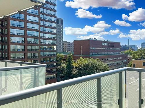 516-57 St Joseph St, Toronto, ON - Outdoor With Balcony