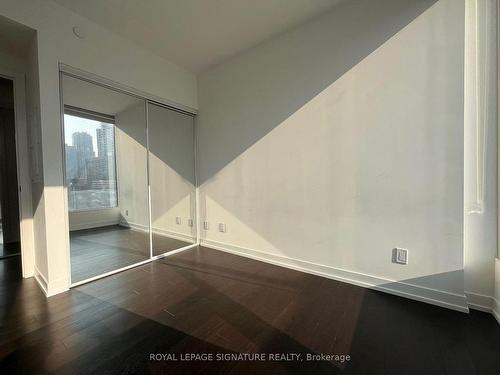 1806-85 Wood St, Toronto, ON - Indoor Photo Showing Other Room