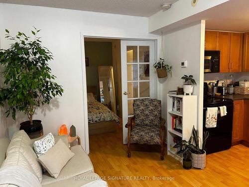 1213-21 Pirandello St, Toronto, ON - Indoor Photo Showing Living Room