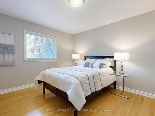 81 Garden Ave, Richmond Hill, ON - Indoor Photo Showing Bedroom