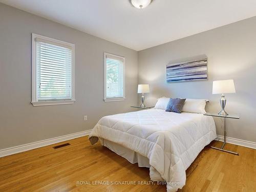 81 Garden Ave, Richmond Hill, ON - Indoor Photo Showing Bedroom