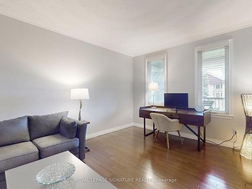 81 Garden Ave, Richmond Hill, ON - Indoor Photo Showing Living Room