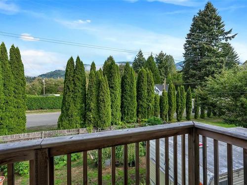 38 Cowichan Ave, Lake Cowichan, BC 