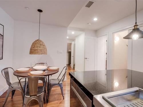 907-1400 Lynburne Pl, Langford, BC - Indoor Photo Showing Dining Room