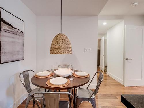 907-1400 Lynburne Pl, Langford, BC - Indoor Photo Showing Dining Room