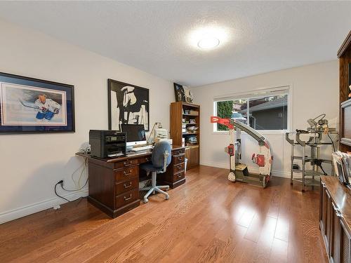 5009 Bonanza Pl, Saanich, BC 