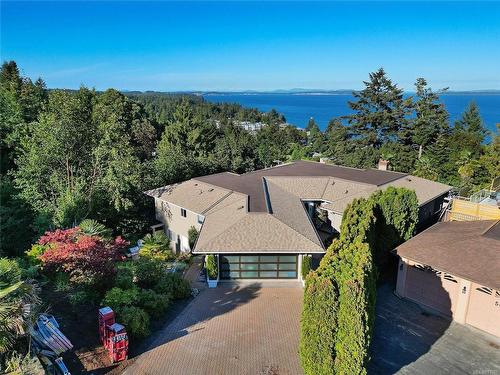 5009 Bonanza Pl, Saanich, BC 